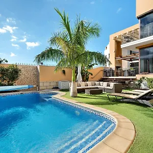  Villa Rossella By Paramount Holidays